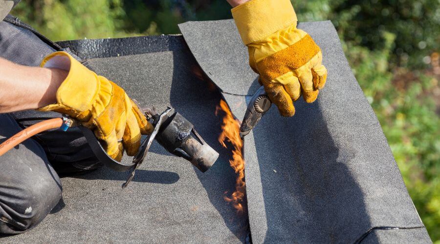 Expert Emergency Roof Repairs services in Maxwell, CA